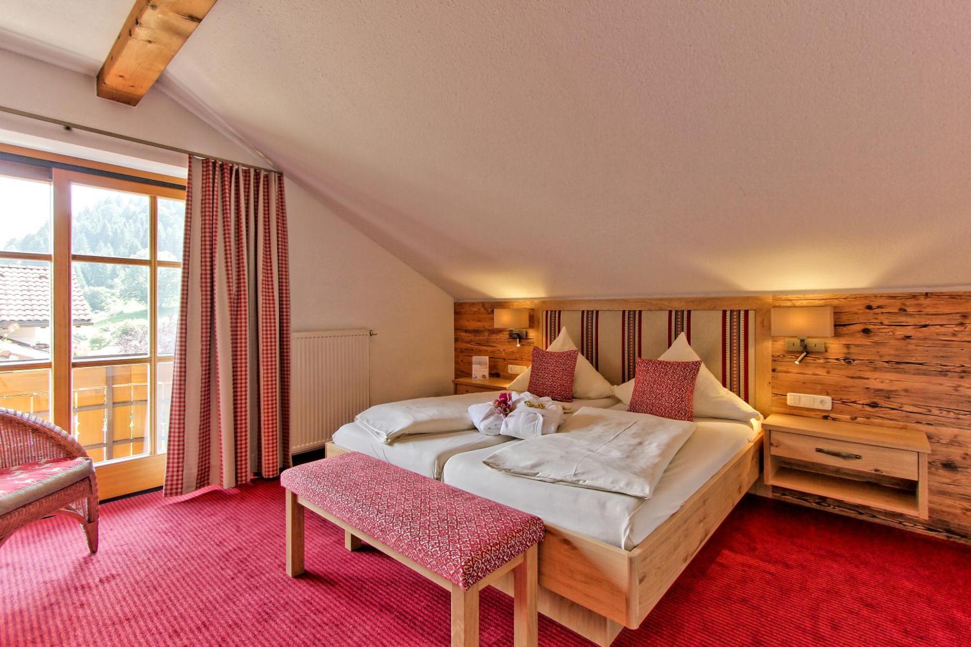 Landhotel Berghof Бад-Гінделанг Екстер'єр фото