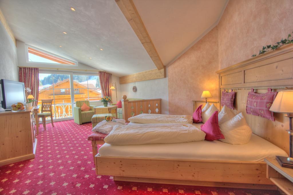 Landhotel Berghof Бад-Гінделанг Номер фото