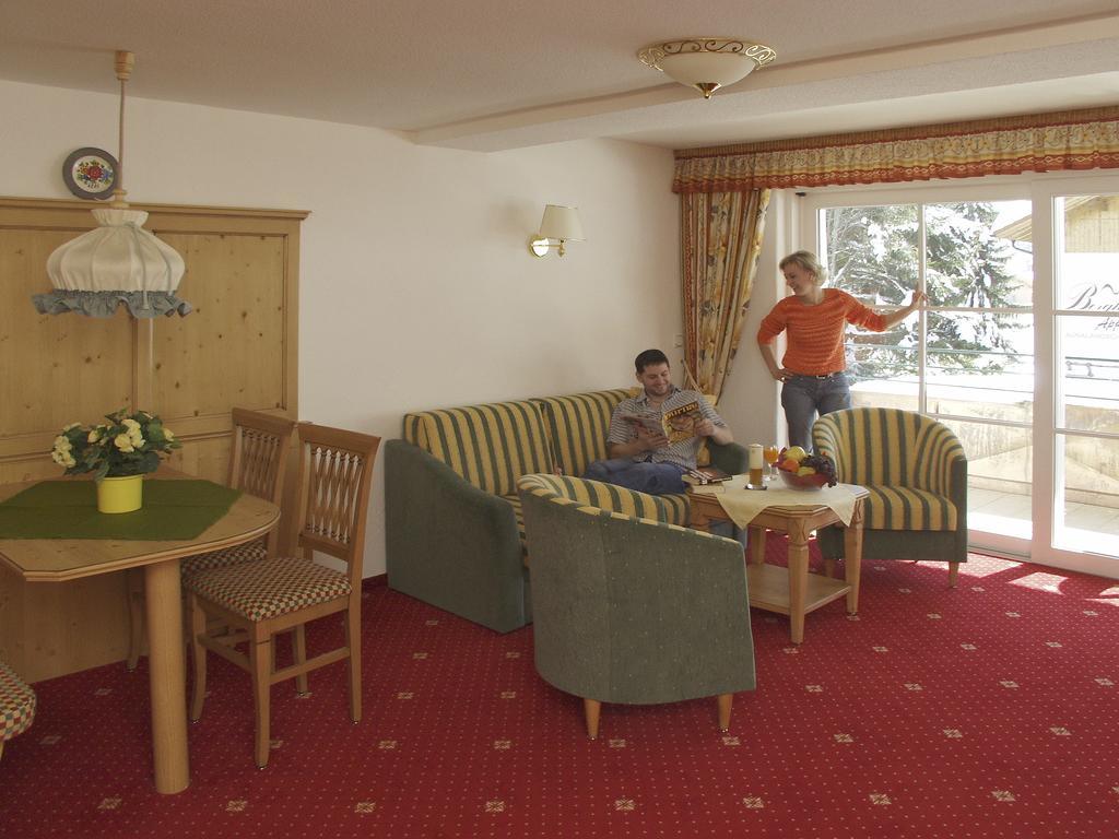 Landhotel Berghof Бад-Гінделанг Екстер'єр фото